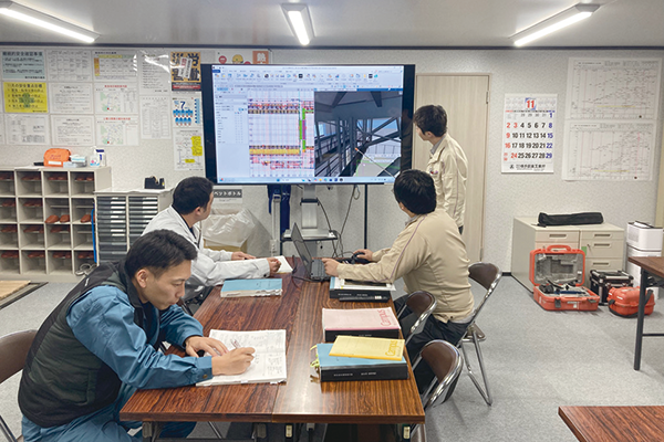 GLOOBEを活用して打合せを行う