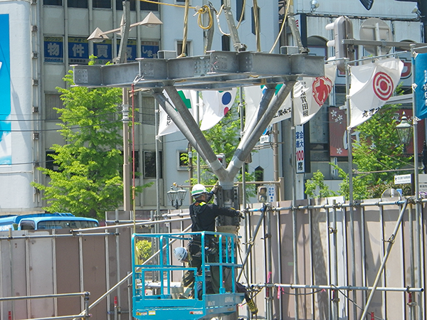 シェルターの施工（万代広場）