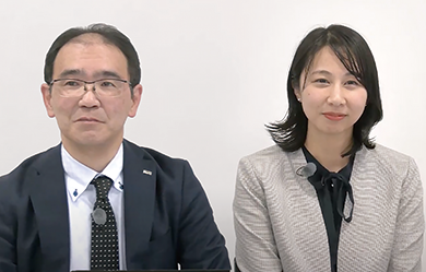  福井コンピュータアーキテクト（株）マーケティング推進課<br>田中信一（左）と小林美喜子（右）