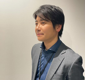 1時間の予定でGLOOBEを触り始めたら、面白くて止められなくなって……<BR>気づくと半日経っていました。で、このソフトなら使えそうだ、と     ー　小出 昇平 氏