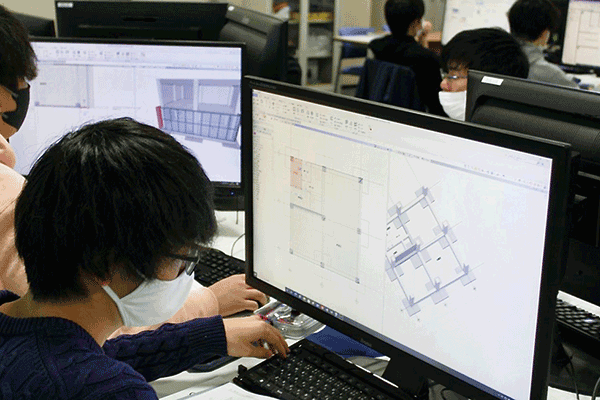 J-BIM施工図CADを用いた授業風景